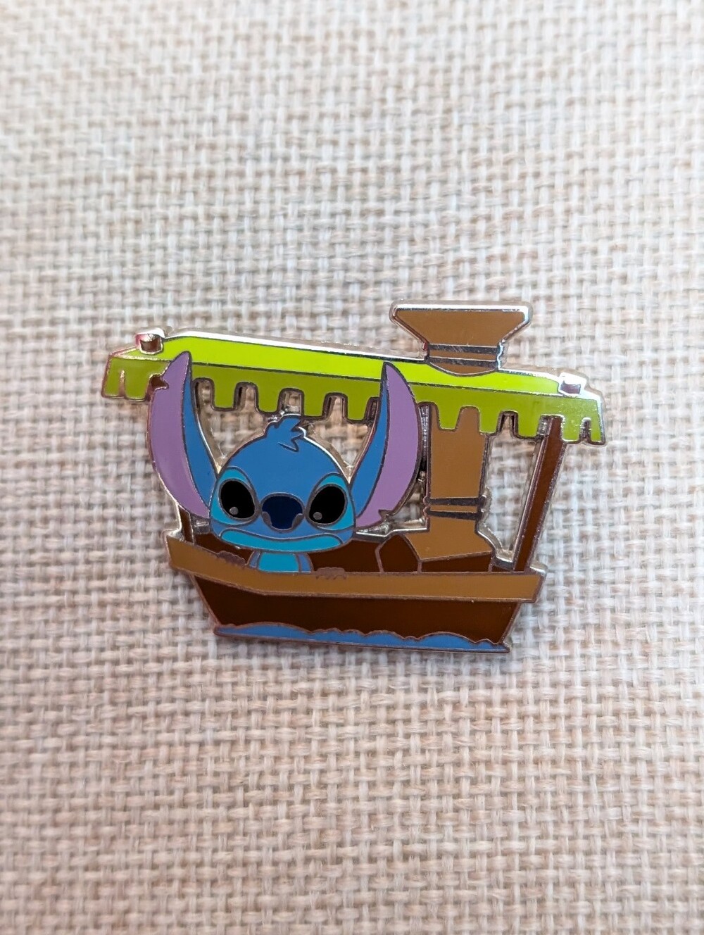 Disney pin Stitch in Jungle Cruise boat Disneyland 2014
